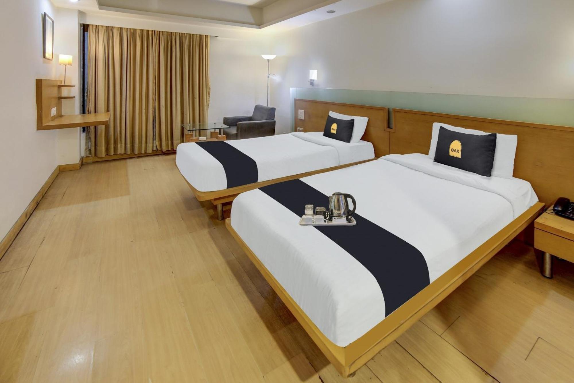 Hotel Collection O Cambay Sapphire Sarkhej Exterior foto