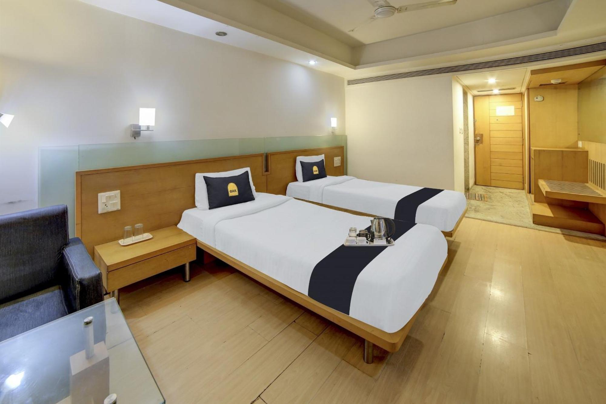 Hotel Collection O Cambay Sapphire Sarkhej Exterior foto