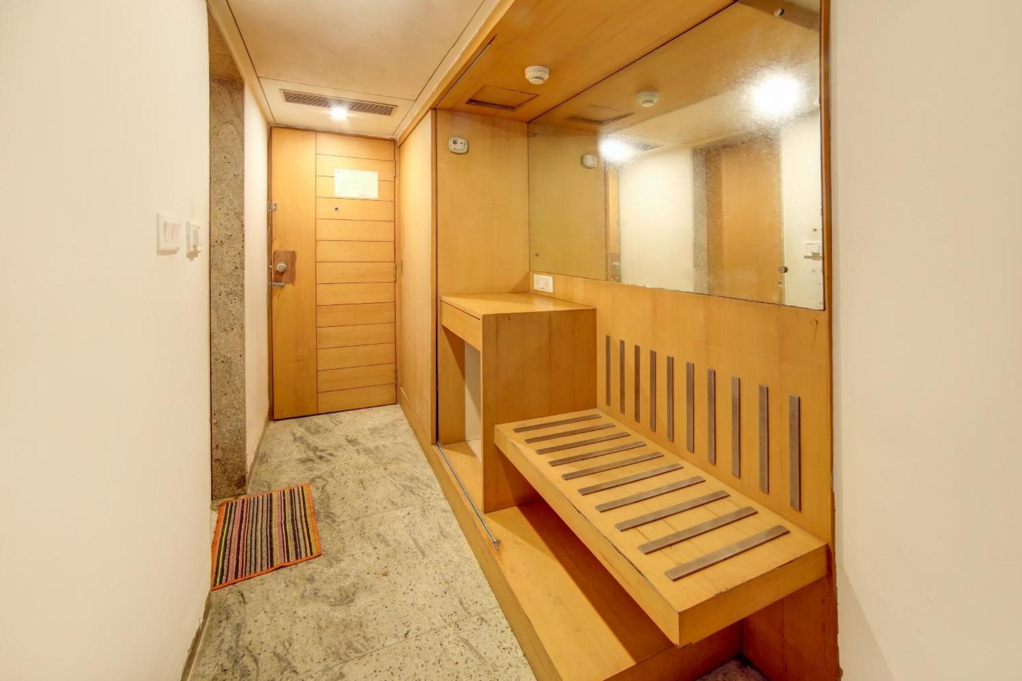 Hotel Collection O Cambay Sapphire Sarkhej Exterior foto