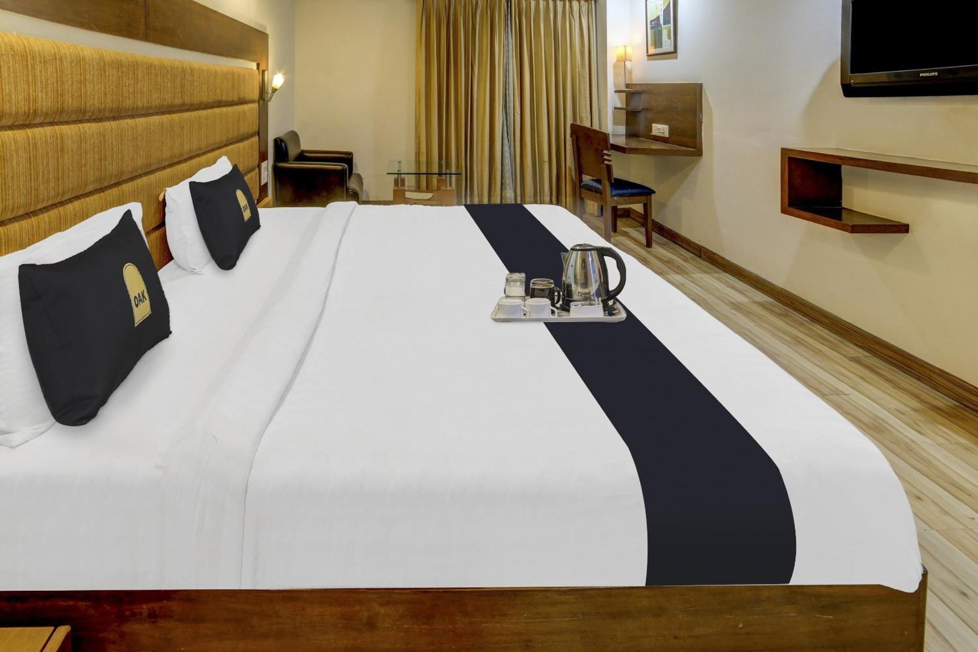 Hotel Collection O Cambay Sapphire Sarkhej Exterior foto